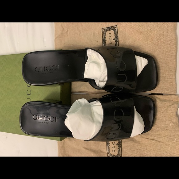 100% GUCCI Jelly Sandals For Women: ( Worn Once )